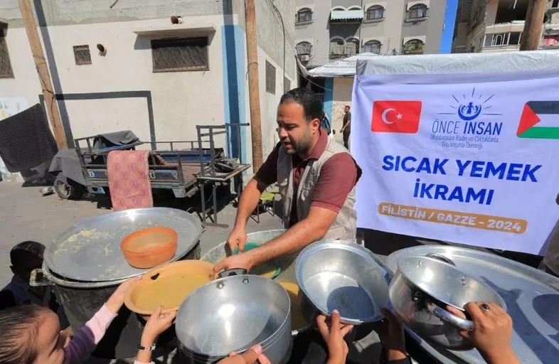 Gazze Sıcak Yemek Dağıtımı